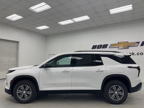New 2026 Chevrolet Traverse LT w/ Driver Confidence Package FWD image 8