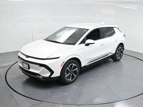 Used 2025 Chevrolet Equinox EV LT w/ Convenience Package image 50