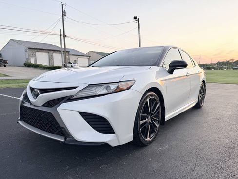 Used 2019 Toyota Camry XSE w/ Navigation Package FWD image 2