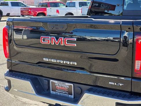 Used 2022 GMC Sierra 1500 SLT w/ SLT Premium Plus Package AWD/4WD image 13