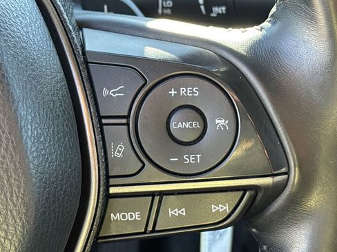 Used 2022 Toyota Camry SE image 25