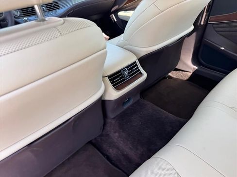 Used 2020 Lexus LS 500 w/ Accessory Package (Z2) RWD image 12
