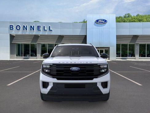 New 2026 Ford Expedition Active image 6