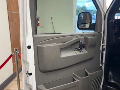 Used 2021 Chevrolet Express 2500 w/ Driver Convenience Package image 15