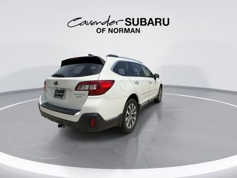 Used 2019 Subaru Outback 3.6R Touring AWD/4WD image 8