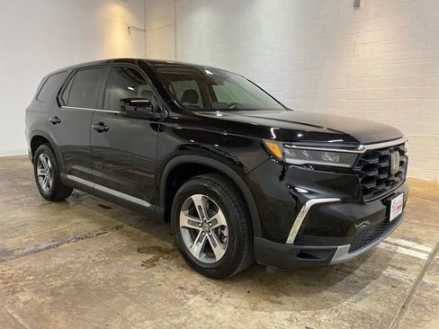 Used 2025 Honda Pilot EX-L image 7