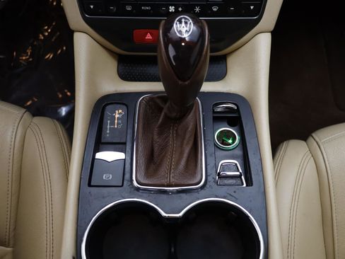 Used 2016 Maserati GranTurismo Sport image 11