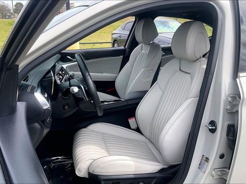 Certified 2025 Genesis G70 3.3T Advanced RWD image 25