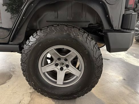 Used 2016 Jeep Wrangler Unlimited Sport AWD/4WD image 14