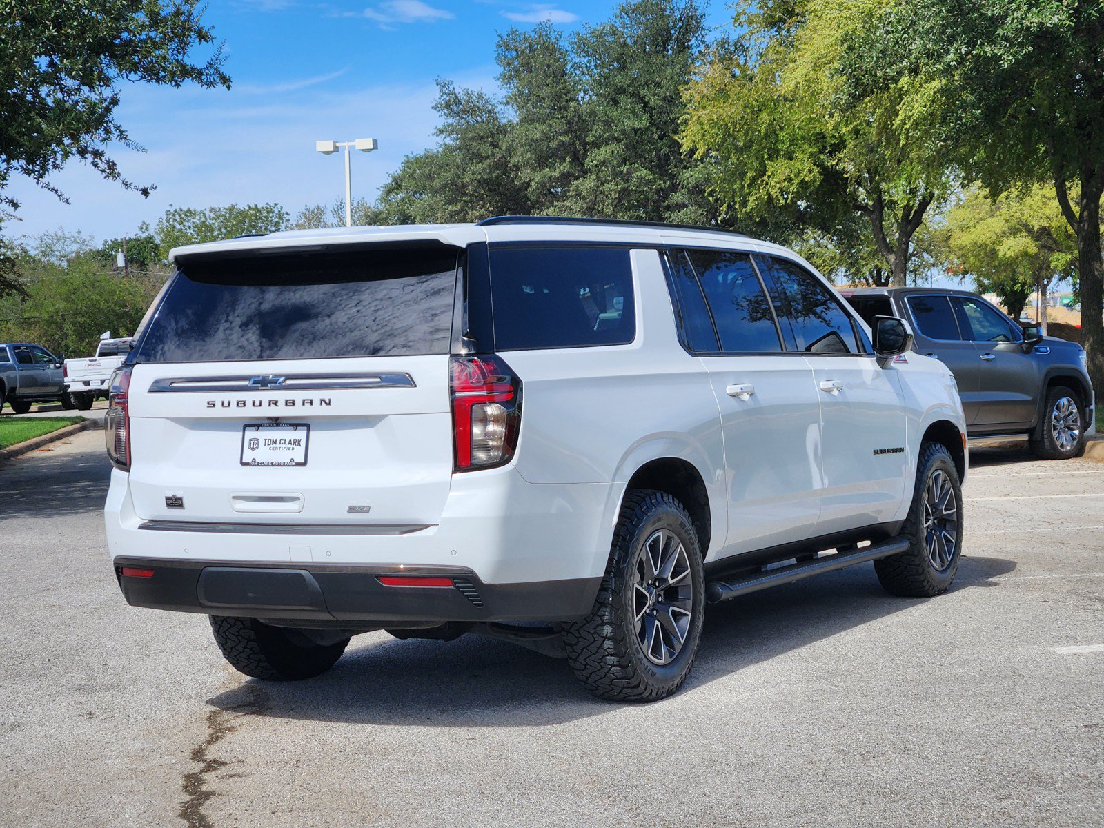 Used 2022 Chevrolet Suburban Z71 AWD/4WD image 5