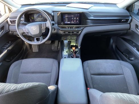 Used 2025 Toyota Camry LE image 47