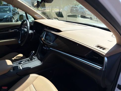 Used 2020 Cadillac XT6 Premium Luxury w/ Platinum Package AWD/4WD image 40