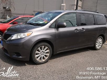 Used 2014 Toyota Sienna LE