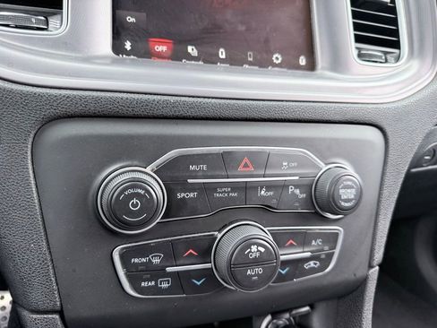 Used 2023 Dodge Charger R/T w/ Technology Group image 20