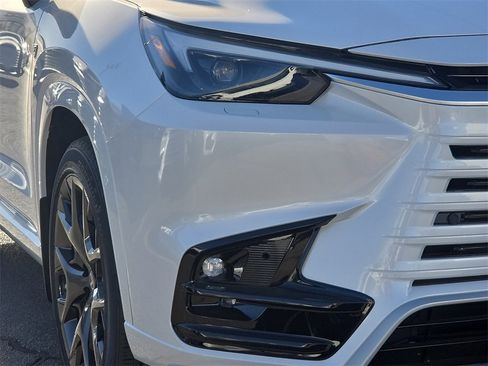 New 2026 Lexus TX 500h AWD image 9