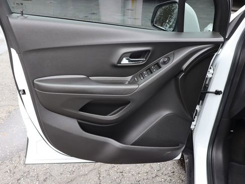 Used 2021 Chevrolet Trax LS w/ Tint and Cruise Package image 21