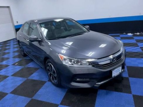 Used 2017 Honda Accord EX-L image 2
