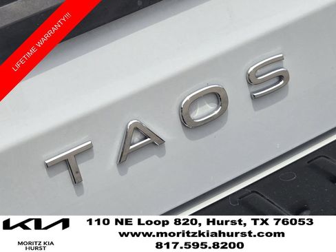 Used 2024 Volkswagen Taos SE w/ Panoramic Sunroof Package FWD image 19