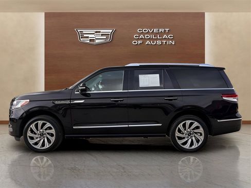 Used 2024 Lincoln Navigator Reserve image 2