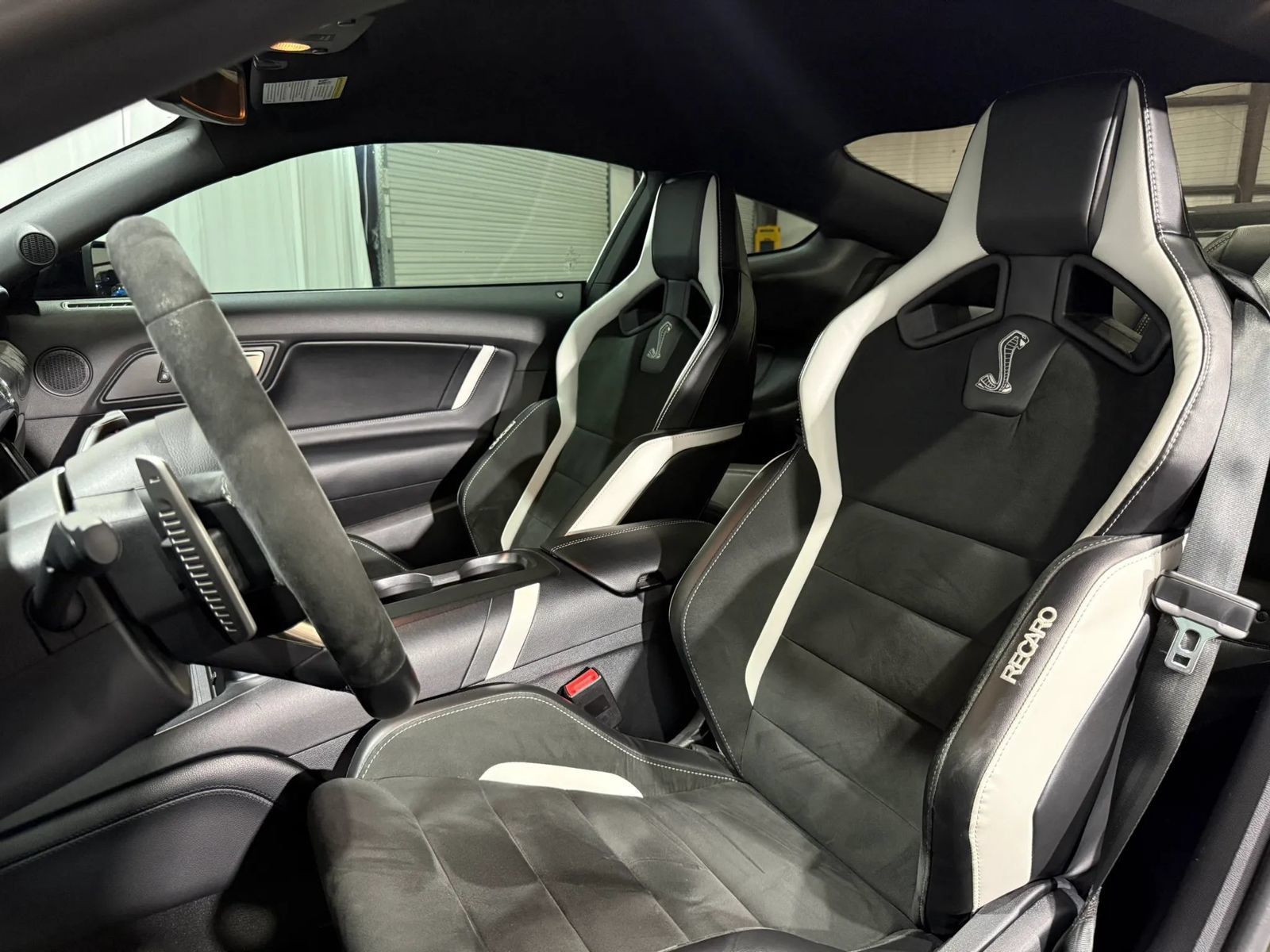 Used 2022 Ford Mustang Shelby GT500 w/ Carbon Fiber Track Pack RWD image 19