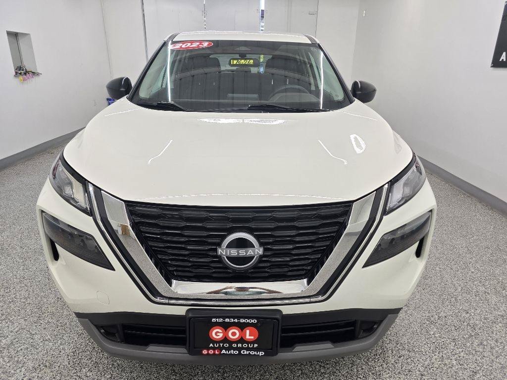 Used 2023 Nissan Rogue S FWD image 2