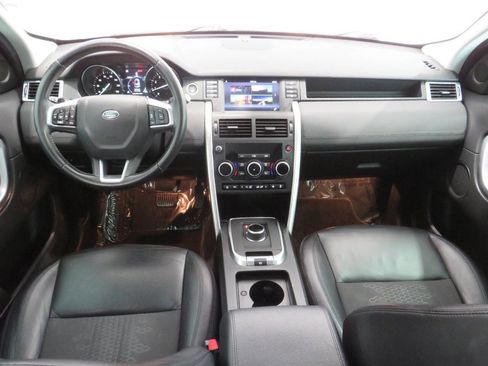 Used 2018 Land Rover Discovery Sport SE image 15