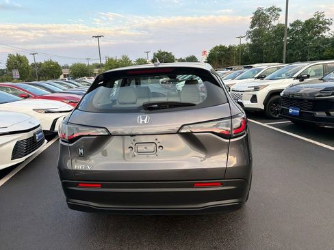 Used 2023 Honda HR-V LX image 6