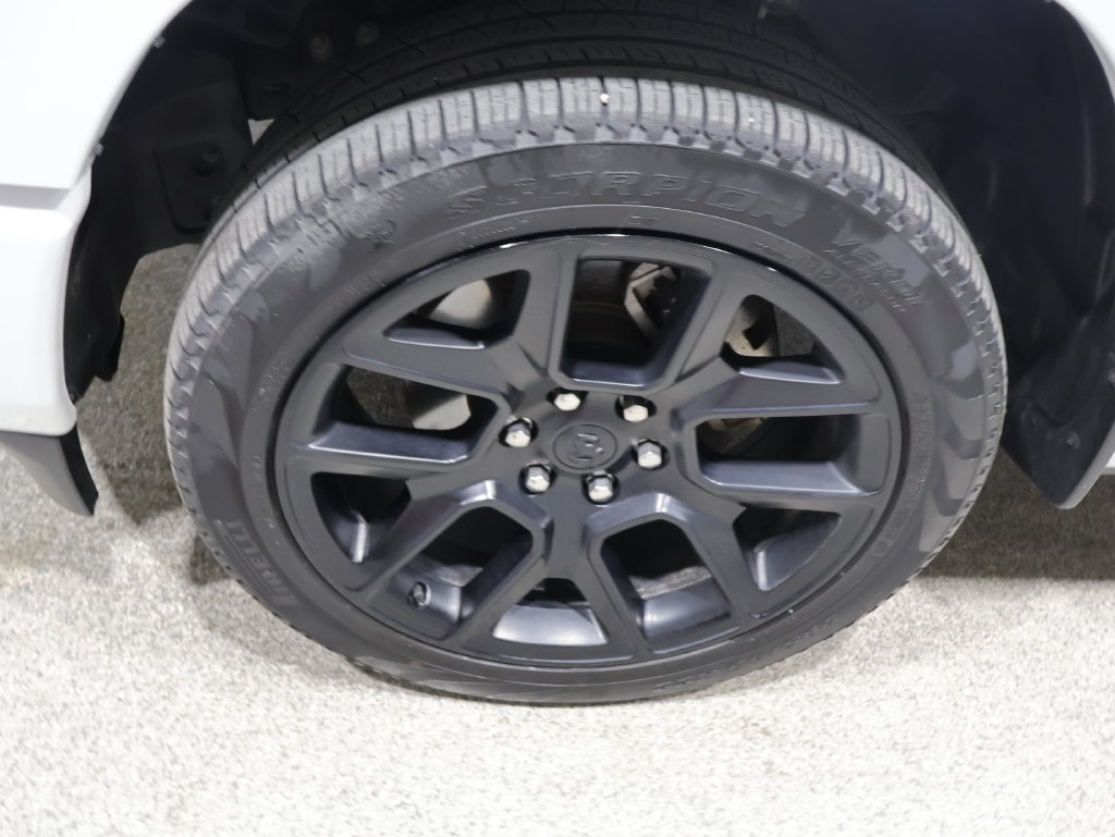 Used 2024 RAM 1500 Laramie AWD/4WD image 10