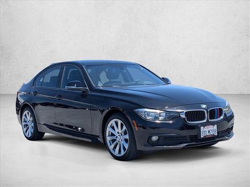Used 2016 BMW 320i xDrive Sedan AWD/4WD image 3