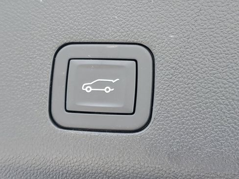 Used 2025 Cadillac Escalade Sport w/ Touring Package image 9