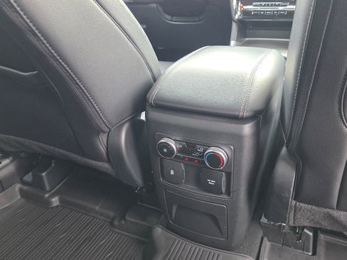 Used 2023 Ford Explorer Limited w/ Limited Technology Package image 24