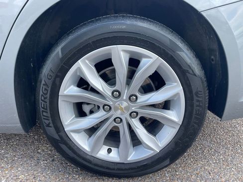 Used 2025 Chevrolet Malibu LT FWD image 17
