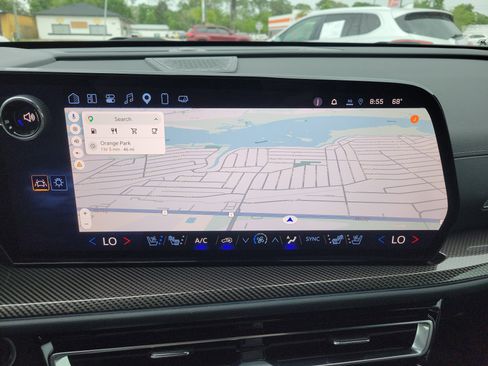 Used 2025 Chevrolet Traverse High Country FWD image 35