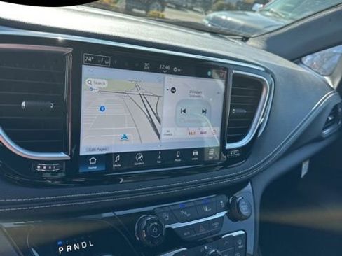 New 2026 Chrysler Pacifica Limited w/ Uconnect Theater Family Group image 13