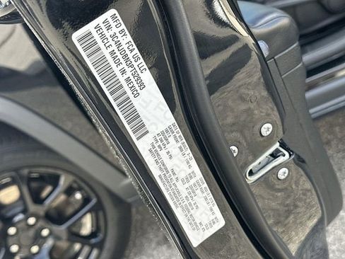 Used 2023 Jeep Compass Altitude image 33