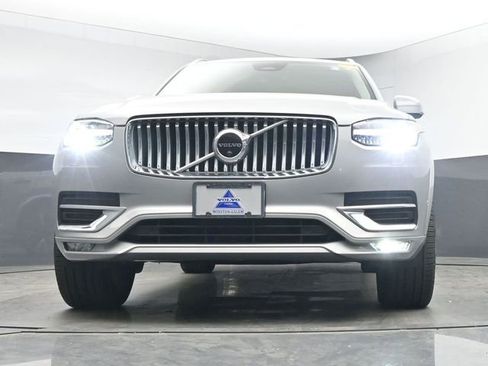 Used 2023 Volvo XC90 B5 Plus w/ Protection Package Premier image 12
