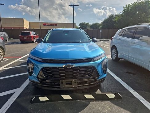 Used 2025 Chevrolet Trax ACTIV w/ Driver Confidence Package FWD image 2