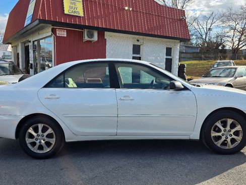Used 2004 Toyota Camry LE image 8