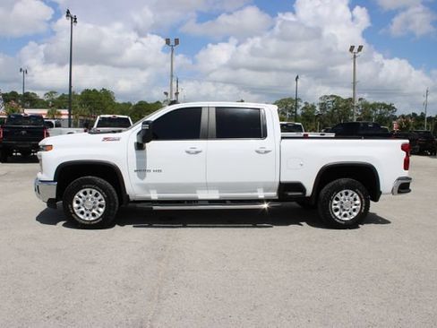 Used 2025 Chevrolet Silverado 2500 LT AWD/4WD image 6