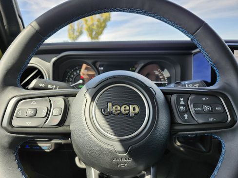 Used 2024 Jeep Wrangler Unlimited Rubicon 4xe w/ Convenience Group image 21