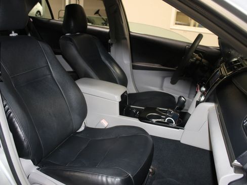Used 2012 Toyota Camry LE image 25