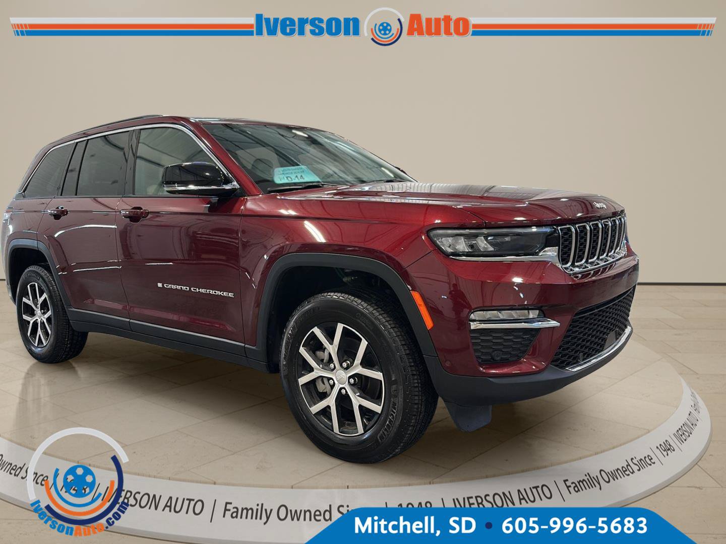 Used 2025 Jeep Grand Cherokee Limited w/ Luxury Tech Group II AWD/4WD image 1