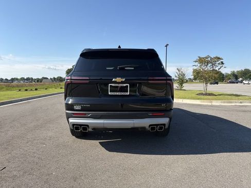 Used 2024 Chevrolet Traverse LT FWD image 5