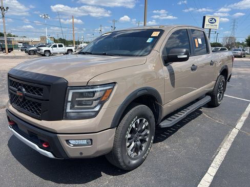 Used 2021 Nissan Titan PRO-4X w/ Pro-4x Convenience Package AWD/4WD image 2