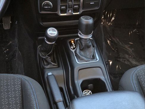Used 2021 Jeep Wrangler Unlimited Sport AWD/4WD image 13
