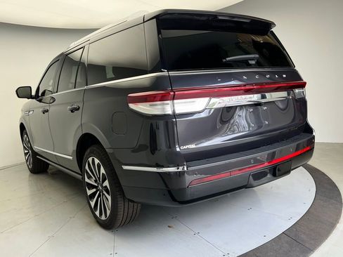Used 2024 Lincoln Navigator Reserve image 4