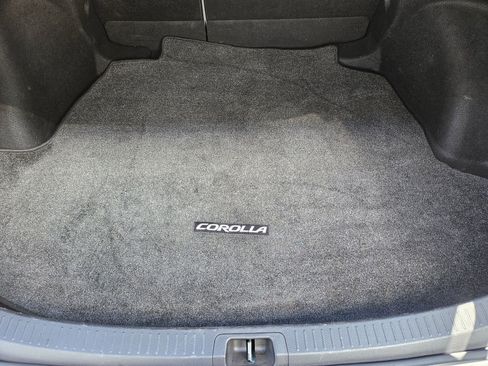 Used 2020 Toyota Corolla LE w/ Carpet Mat Package (TMS) FWD image 28