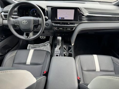 Used 2025 Toyota Camry SE FWD image 14