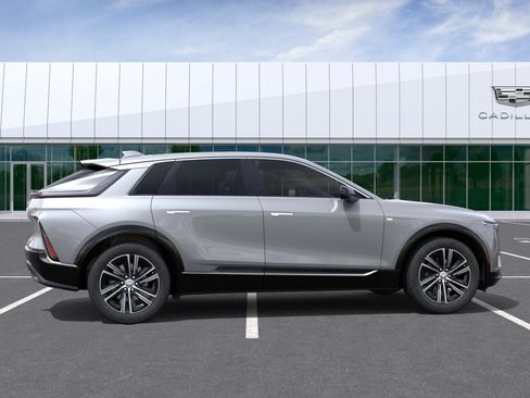 New 2027 Cadillac Lyriq Luxury RWD image 5
