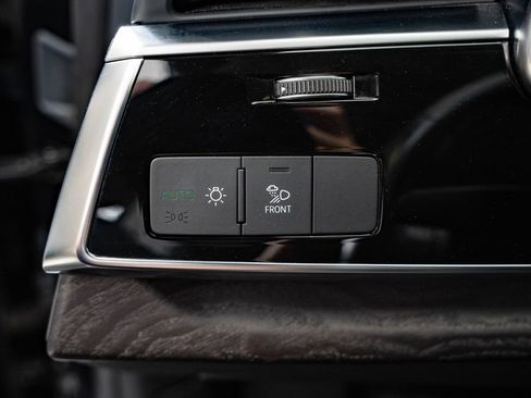 Used 2022 Audi Q8 Premium Plus AWD/4WD image 41